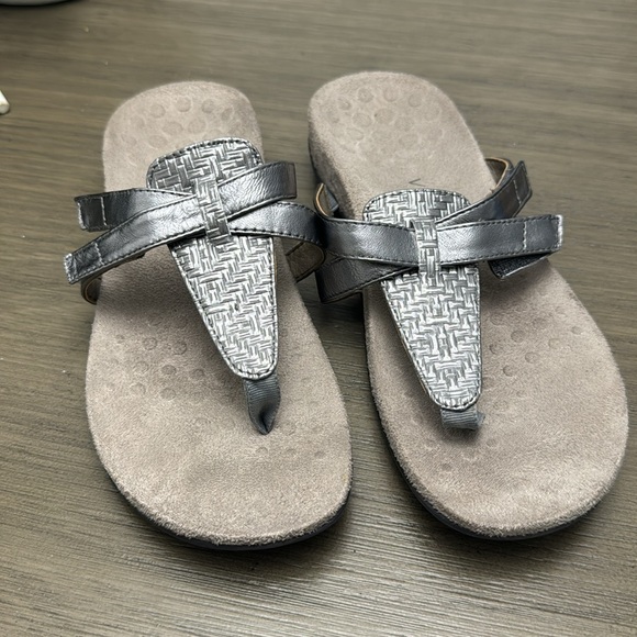 NEW VIONIC karley in silver - Picture 7 of 11